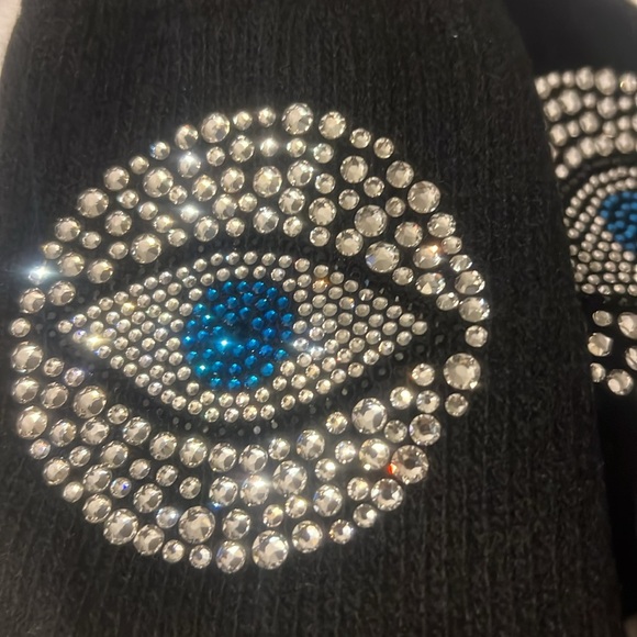 Carolyn Rowan cashmere gloves with Swarovski crystals - Picture 3 of 4